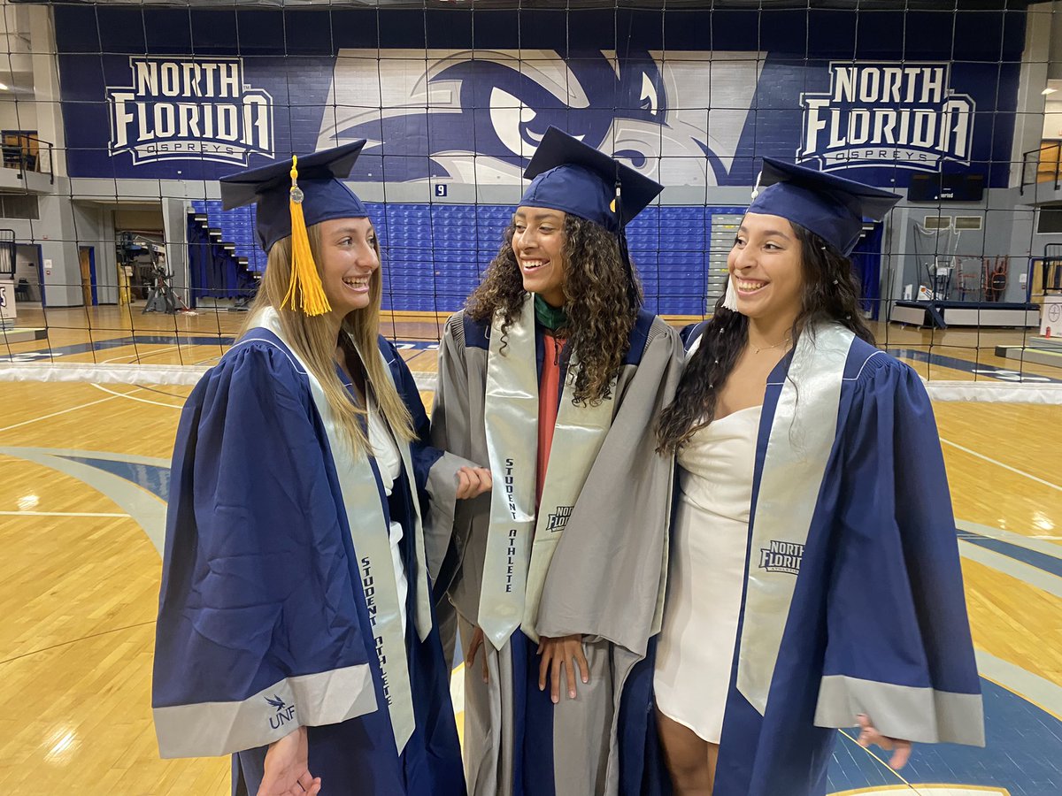 OspreyVB's tweet photo. Great day with our grads 📚🎓🏐

#OSPREYWay https://t.co/RMsRpQIPHV