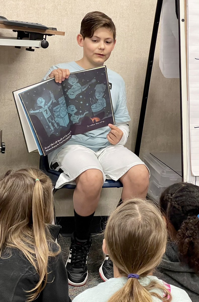 WardenRobinE's tweet photo. The students love it when we get surprise readers! I am always so happy when my former students come back to read!!  #minshewcolts #myMISD https://t.co/I8jERwiX67