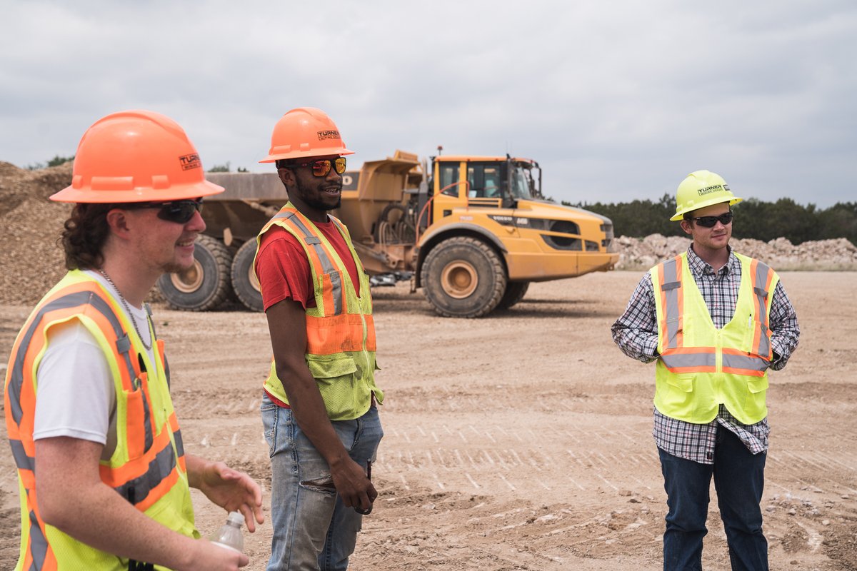 MiningTurner's tweet photo. Takeaways from this week's site visit — Texas is hot, leadership and morale go hand in hand, and we've got a hell of a crew repping Turner in the Lone Star state. https://t.co/R709C5RLcE