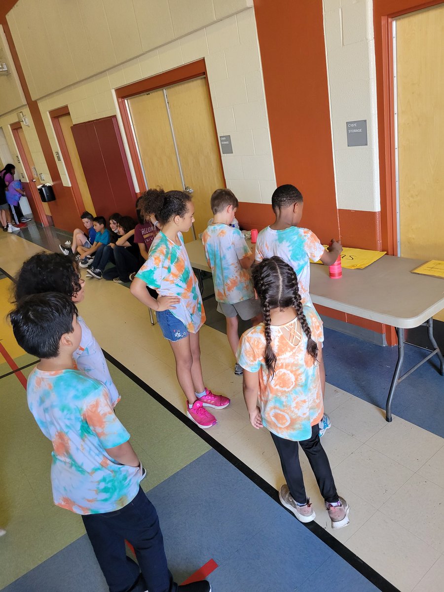 Mrs_Saltibus's tweet photo. Field day fun! @3rdRangers https://t.co/BKBbKpYBZt