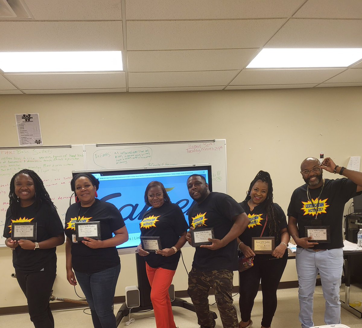 MSCS_CCTE's tweet image. Our AMAZING #CCTEReadyGrad teachers at @whitehaven_high have gotten those certifications ACTIVATED! Thank you all for your HEART WORK!