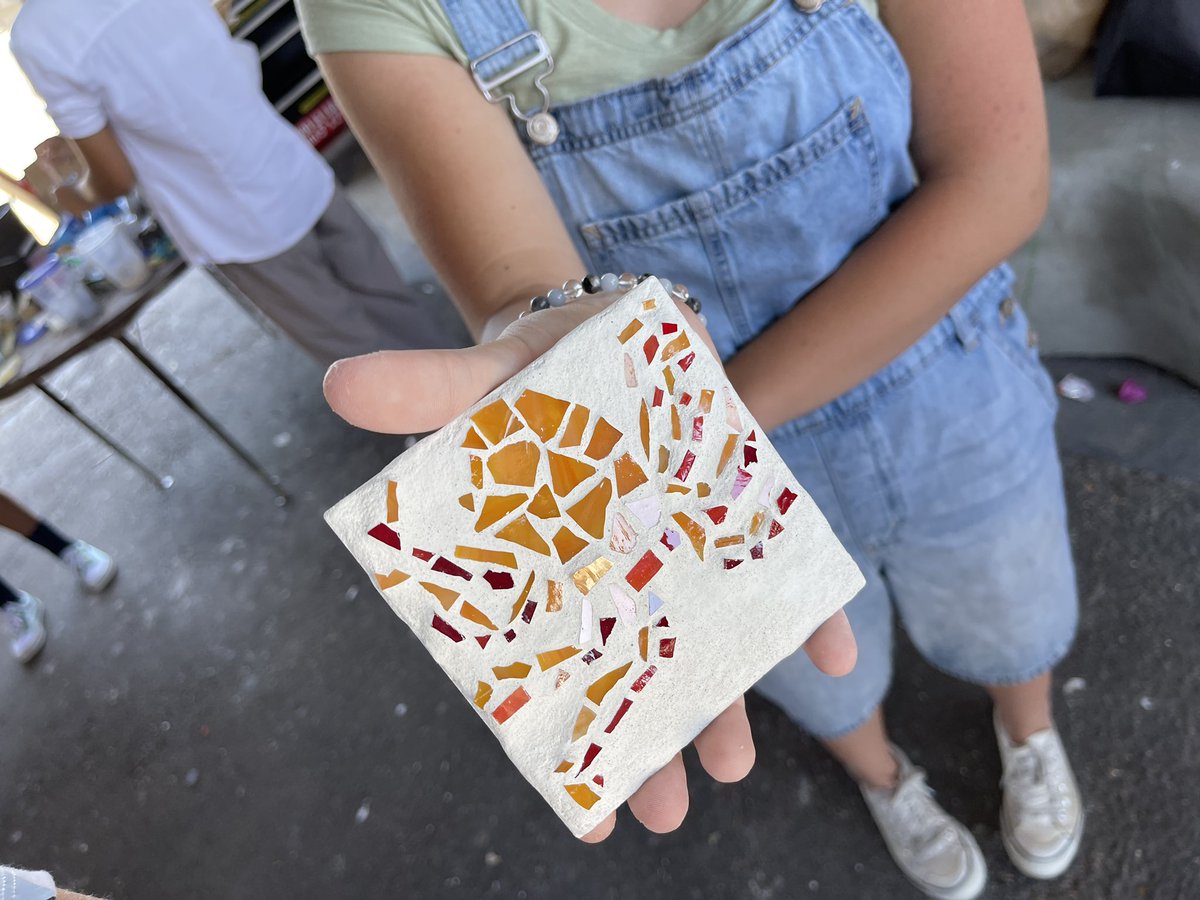 VIDA (6-8 Magnet) tweet media