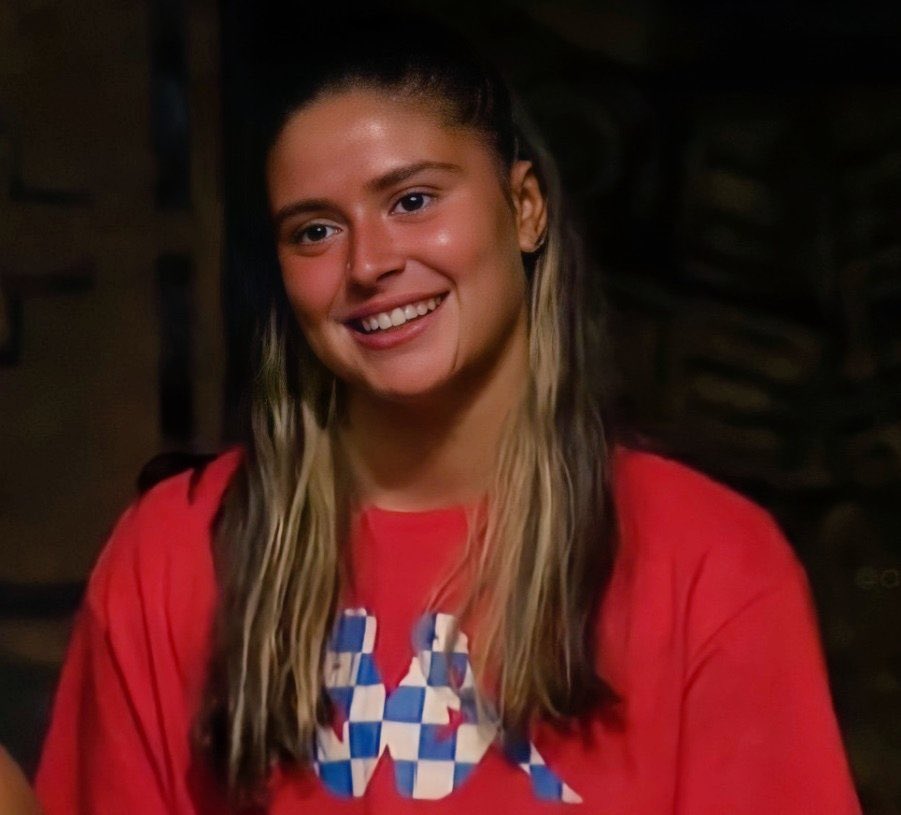 KadirKaplann53's tweet photo. Ayşe Yüksel : Susmak en güzel cevaptır edebi elden gidene Ayşe Yüksel zamanında doğru demiş 
#survivor2022allstar https://t.co/WKSIFRngqY