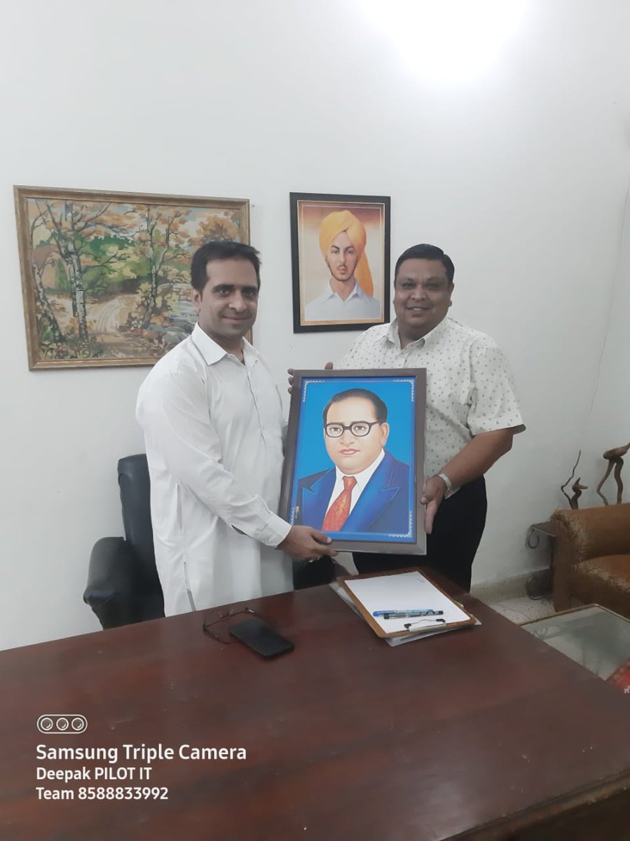 deepakPILOTfans's tweet photo. Thanks for such a precious Lifetime Gist for my Punjab Office at #tarntaransahib Sh. Vivek Aggarwal Ji and Guru Jandoke Ji
@VarunRajSingh26 @BhagwantMann @ArvindKejriwal @AAPPunjab @AamAadmiParty @raghav_chadha #India #Punjab @HarpalCheemaMLA @JarnailSinghAAP #DeepakPILOT https://t.co/SKXkj7fqiI