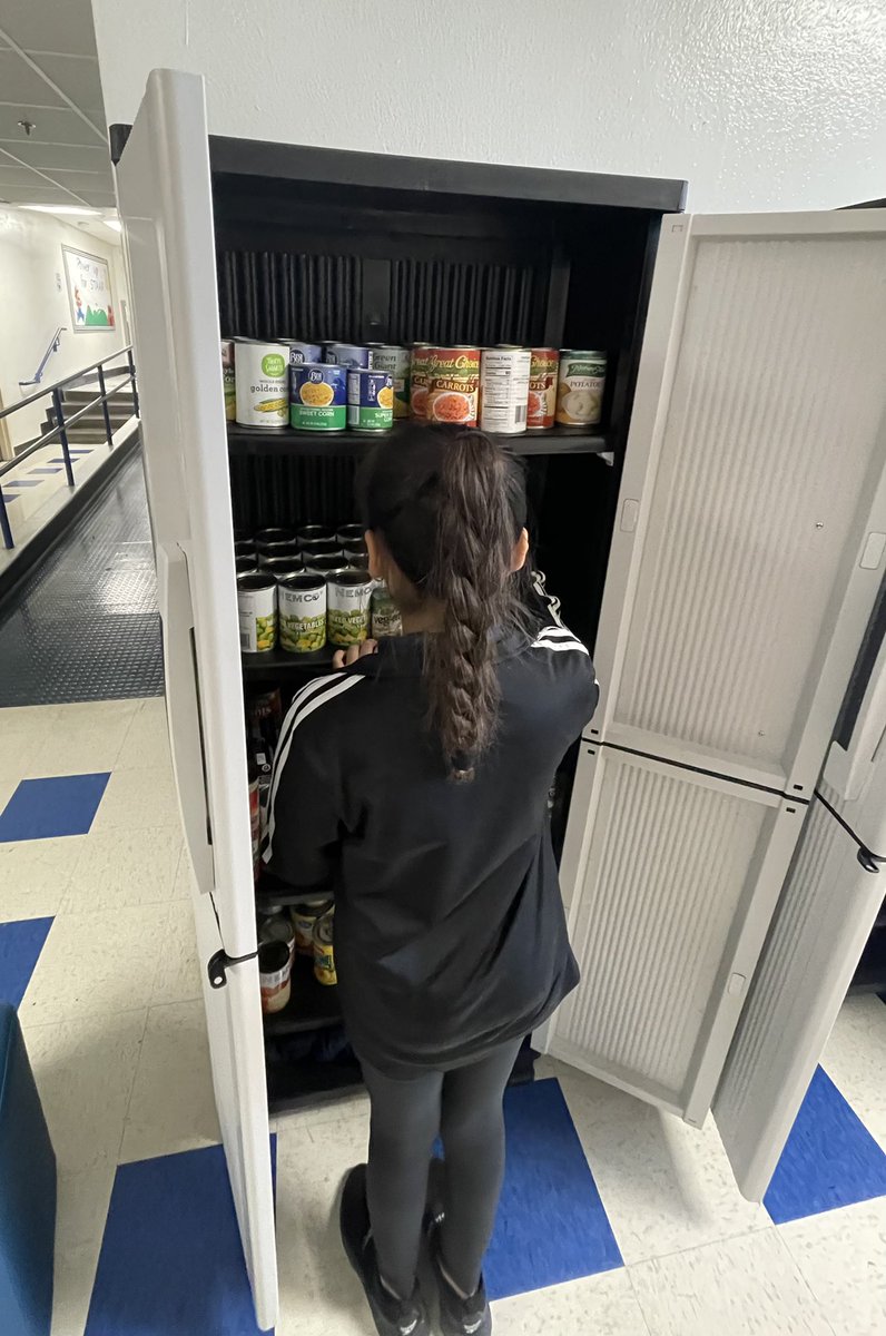 CREWatDISD's tweet photo. “I behave with integrity when no one is watching.” #HabitsofCharacter #BetterWorldDay @ELeducation @DISDSoutheast @TrusteeHenry https://t.co/fuko1tIFbB
