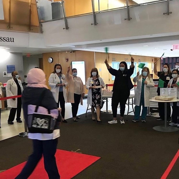MountSinaiNYC's tweet photo. .@MS_SouthNassau rolled out the red carpet for our #MountSinaiNurses this morning to kick off #NursesWeek. The Woodmere and East Rockaway Fire Departments showed their support by visiting the hospital and Doughology provided donuts as an early morning treat. #MountSinaiNurse https://t.co/lfoWJhvNYE