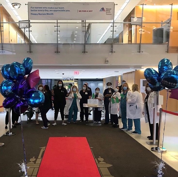 MountSinaiNYC's tweet photo. .@MS_SouthNassau rolled out the red carpet for our #MountSinaiNurses this morning to kick off #NursesWeek. The Woodmere and East Rockaway Fire Departments showed their support by visiting the hospital and Doughology provided donuts as an early morning treat. #MountSinaiNurse https://t.co/lfoWJhvNYE