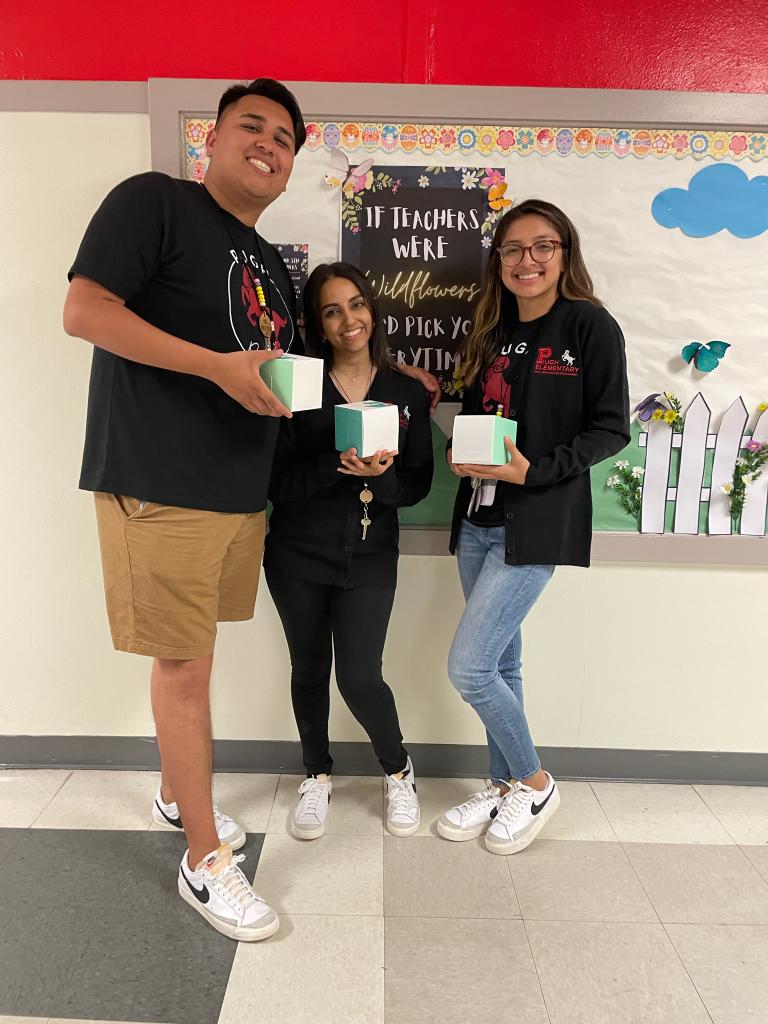 AngelicaHalphen's tweet photo. Last day of Teacher Appreciation Week. Thanks to the awesome admin for rainbow of snacks, Crave cupcakes &amp; Pugh cardigans! Special thanks to Mayra Aguilar from El Penjamo for amazing breakfast for teachers and our Super Lunch Crew! @EricaMGil 
@PughRamsHISD @HoustonISD #ElPenjamo https://t.co/v99hm1cp89