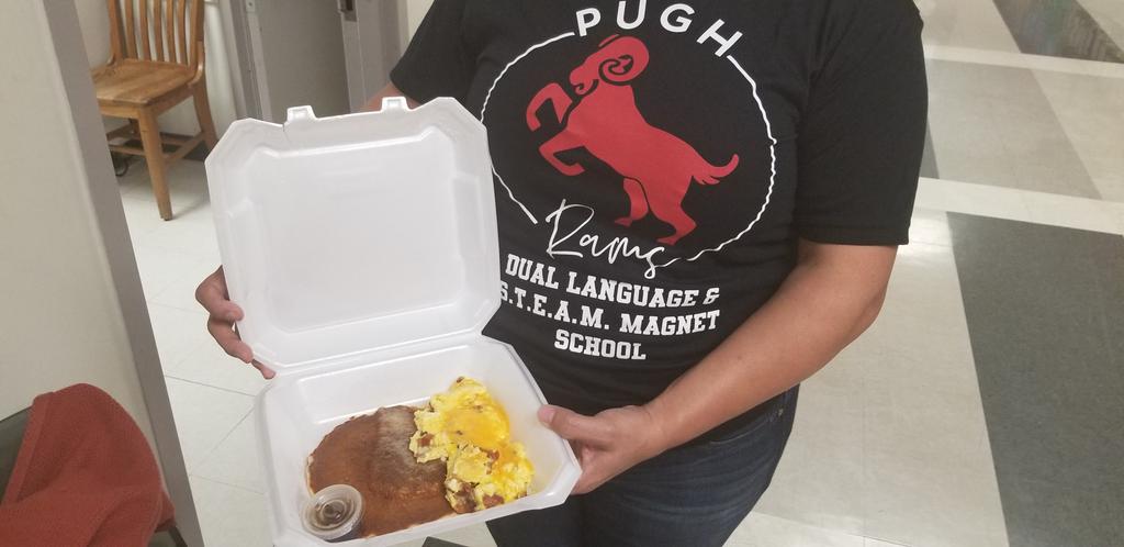 Last day of Teacher Appreciation Week. Thanks to the awesome admin for rainbow of snacks, Crave cupcakes &amp; Pugh cardigans! Special thanks to Mayra Aguilar from El Penjamo for amazing breakfast for teachers and our Super Lunch Crew! <a href="/EricaMGil/">Erica Gil</a> 
<a href="/PughRamsHISD/">Pugh Elementary</a> <a href="/HoustonISD/">Houston ISD</a> #ElPenjamo