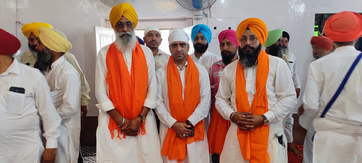 deepakPILOTfans's tweet photo. Attended the Bhog and Antim Ardas of Mother of S. Avtar Singh Matharoo Ji at Choula Sahib... 

@VarunRajSingh26 @BhagwantMann @ArvindKejriwal @AAPPunjab @AamAadmiParty @raghav_chadha #India #Punjab @HarpalCheemaMLA @JarnailSinghAAP @DrDeepakPILOT #DeepakPILOT https://t.co/eF9BQjMlPv