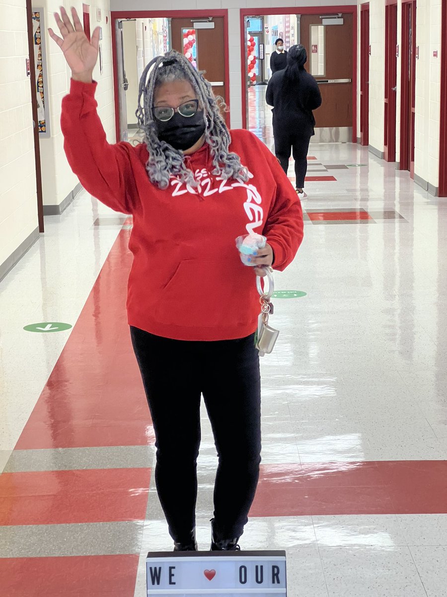 cooperd1525's tweet photo. Happy Teacher Appreciation Week!!!
We did it Big at Hazel Crest School District 152 1/2 we Love Our Teachers! @crest_5 @DRCLEVYC @DrKSpells https://t.co/BBVWegj6wg