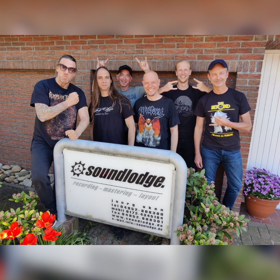 _Phlebotomized_'s tweet photo. 💪🏼And that's a wrap! Day 7 at @soundlodge and we've recorded everything! Mixing is next, hopefully you guys are as excited as we are! 💥
#phlebotomized #lekkerman #wunderbar #newmetalmusic #soundlodge #czarciekopyto #thatsawrap #bandpic #sethpicturesmusic #metalrecording https://t.co/CRVHn9gIbr