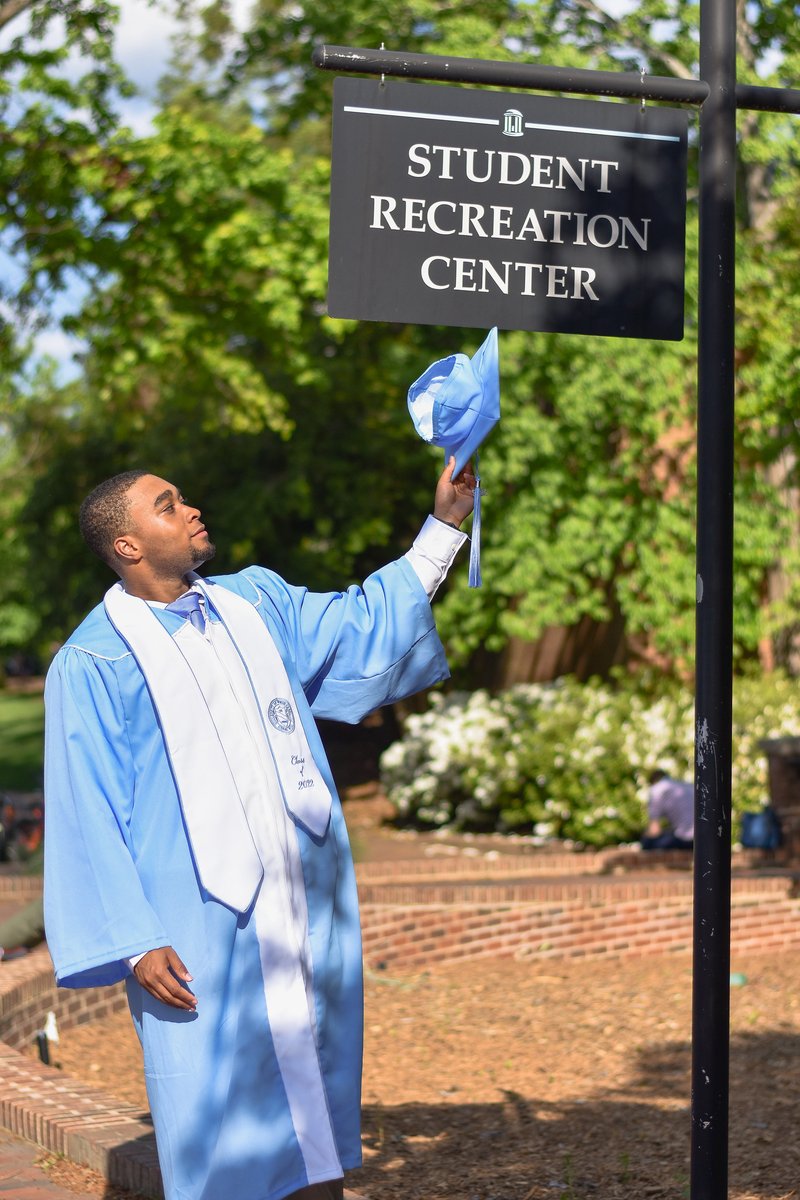 sink123sqdu's tweet photo. Shout out to all of our Campus Rec graduating seniors! Thank you for making us a part of your time at Carolina! 💙🐏🎉
#TarHeelsStayActive #UNC #UNC22 #TarHeels #Classof2022 https://t.co/NvmGCYxbAm