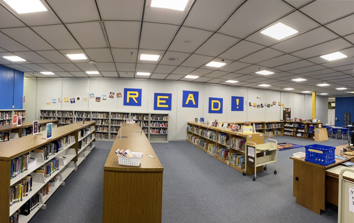 TPSMediaFCPS's tweet photo. Surprise!!! New artwork!!! I am so thankful for the creativity of our WES volunteers!!!! #FCPSreads #OneTeamWES @fcpsmedia @WESLions1 @PtaWalkersville https://t.co/sxu59yjfMJ