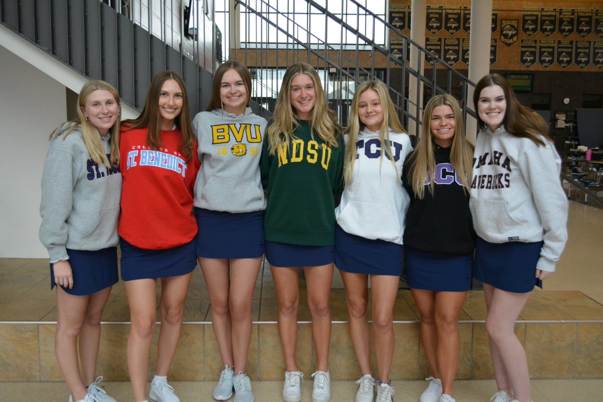 Chan_GirlsGolf's tweet photo. HAPPY DECISION DAY TO OUR SENIORS!! Celebrating the day and our future on the course today!! Thank you to everyone who has helped us along the way!! Go tommies! Go bennies! Go beavers! Go bison! Go horned frogs! Go lopes! Go mavericks! https://t.co/23UA4qRuwq