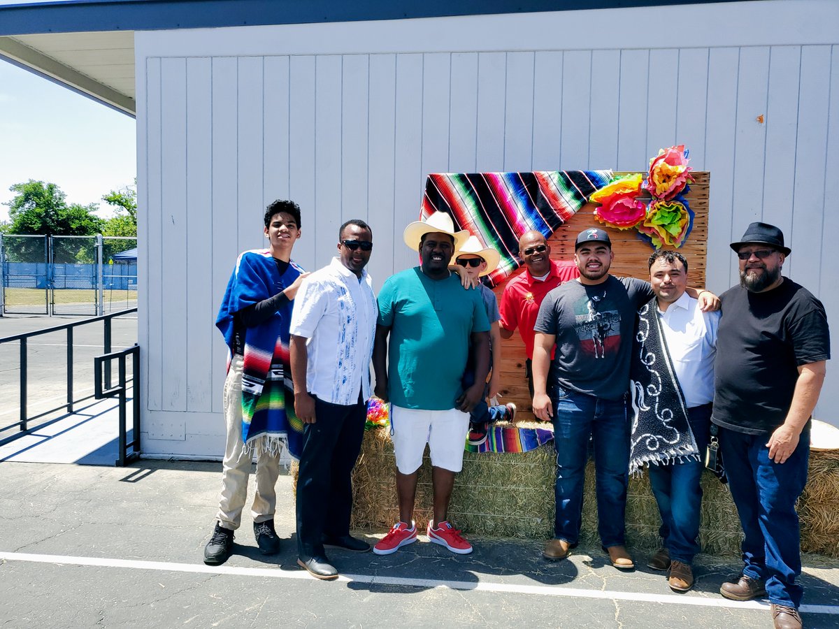 rafer_school's tweet photo. We can't stop talking about yesterday's event! It was so much fun not just celebrating but seeing students engaged in learning about #CincodeMayo https://t.co/ARyEVb5Rdr