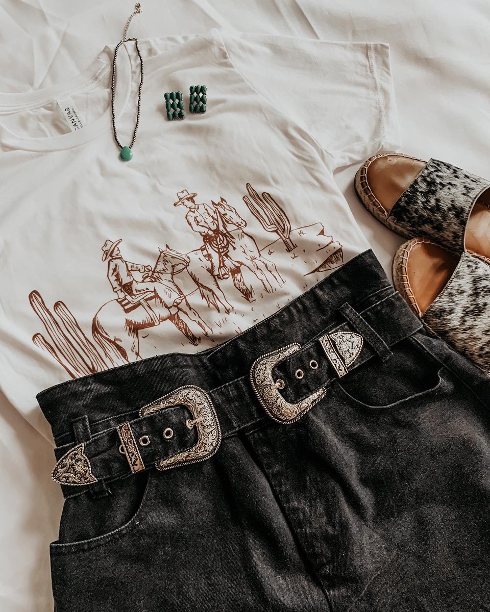 WonderingGypsy2's tweet photo. she had that western feel ✨🖤
•
YALL…how cute is this fit 🤤 perfect for summa time !! Shop online + mobile app 👏🏼 
•
#westernchic #westernboutique #westernboho #cowgirlcouture #summavibes #westernbabe #shopwonderinggypsy https://t.co/cZtaHQPmIm