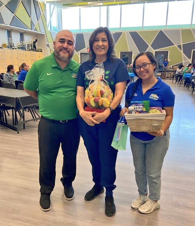 SISD_HS's tweet photo. Nurse Priego, Happy National Nurses Day! Thank you for your love and dedication to the Montwood HS community #TeamSISD #earnyourhorns #WebeforeMe @PriegoJudy @Rmadrid_ADM https://t.co/g7MJUk2Jjl