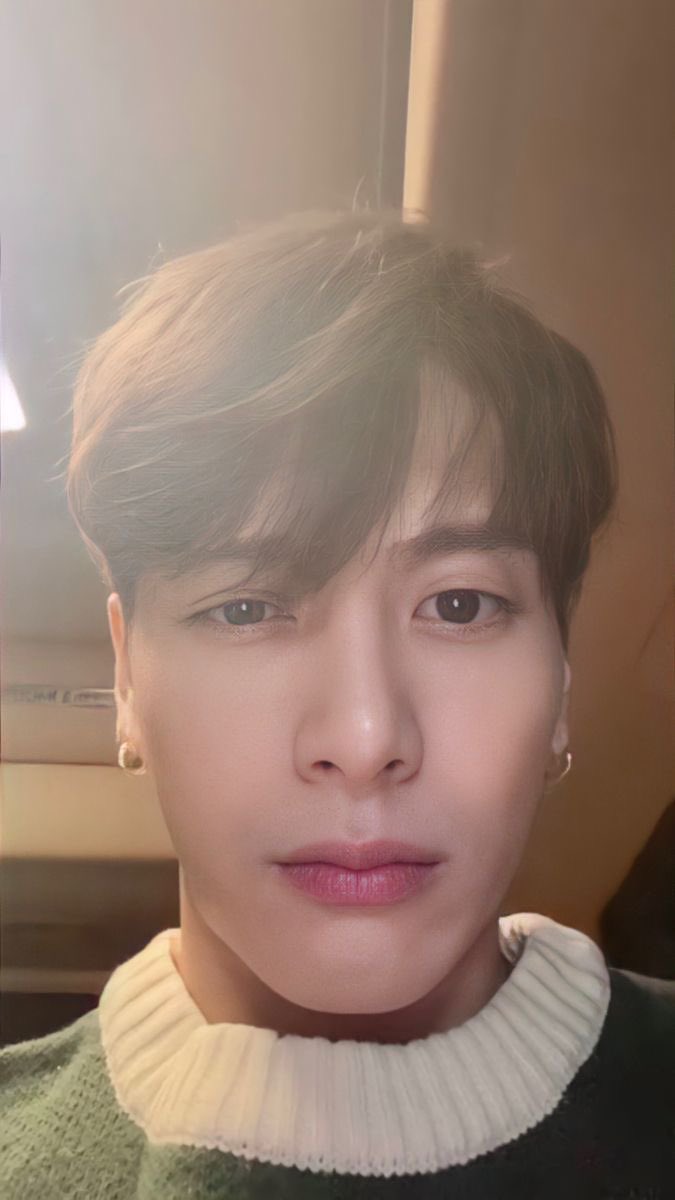 got7_shook's tweet photo. Staring right at each other, but he’s way cuter 🙆🏽‍♀️
#ahgaseselca #igot7selca #jacksonwang @JacksonWang852 https://t.co/qkfGcx1Ll4