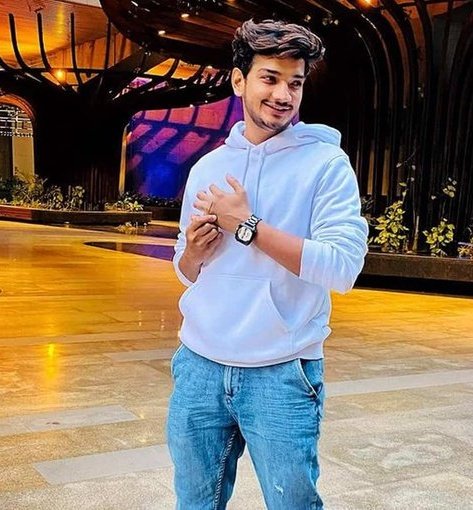 Muzzammilthakur's tweet photo. #LockUppFeed Poll No. 01
(Final week Popularity check contest )
LIKE and Retweet If you are supporting #MunawarFaruqui
#LockUpp
Like❤️ valid till Saturday 8pm
(Note: popularity check is only based on No. of Likes❤️) https://t.co/90XR7dDoWf