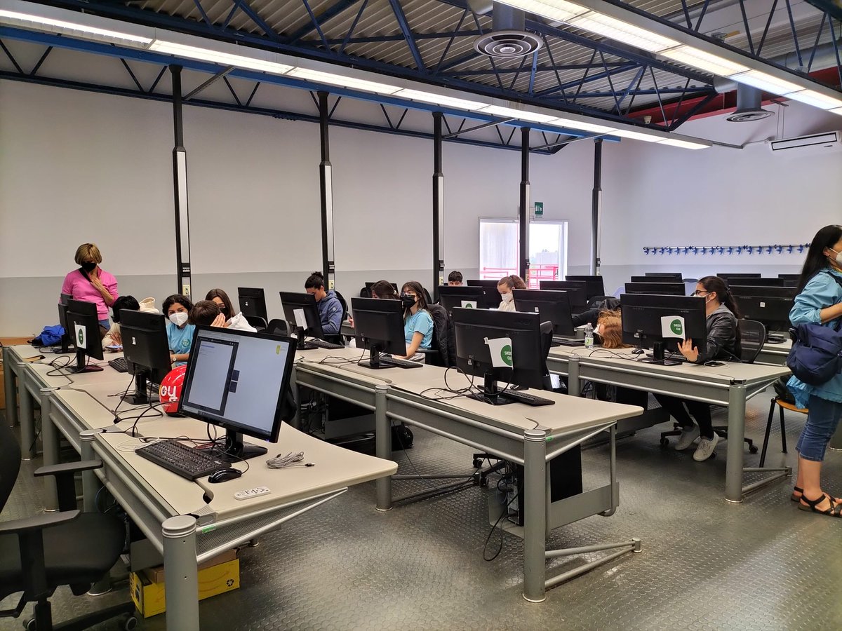 H2OMapProject's tweet photo. 📣Then, after the field work the #ErasmusPlus students went to @unipv to upload all the collected data to the server. Together we will build an extensive database of hydraulic heritage!!💧 https://t.co/RID4OVItOt