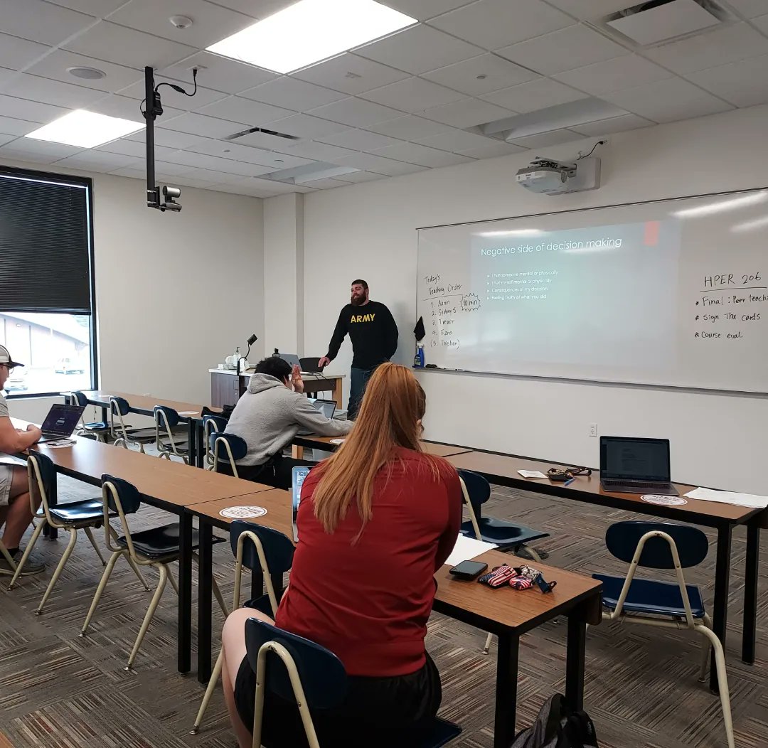 VCSUKHP's tweet photo. Peer teaching is on the roll! Students in HPER 206 Fundamentals of Teaching Health and Physical Education started their final peer teaching in Health Education. Topics covered today were Decision-Making skills, Stress Management, and Social Media.  #VCSU #vcsukhp https://t.co/HLIBCG8Xbr