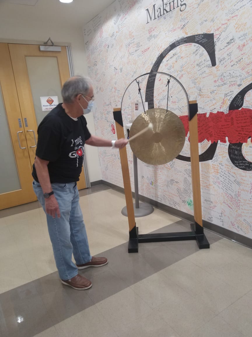yaninchavarri's tweet photo. Ringing the wong!! Thanks Md Anderson for all your care and support!!!! @MDAndersonNews #hope #forthecure @cuatisguerra @apchavarri https://t.co/4CciXM0qDt