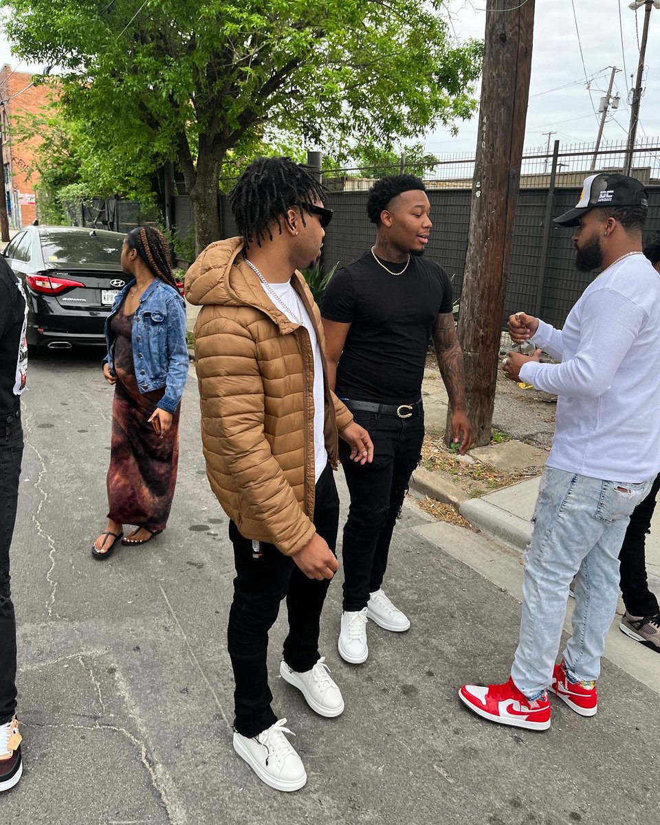 lilcuda2x's tweet photo. I wish I could talk to Eddie one more time Cuda you a star, why tf you slanging iron🎶 #longlivefoe💔🕊 #Lostchild🦅 https://t.co/NvSt0EucNZ