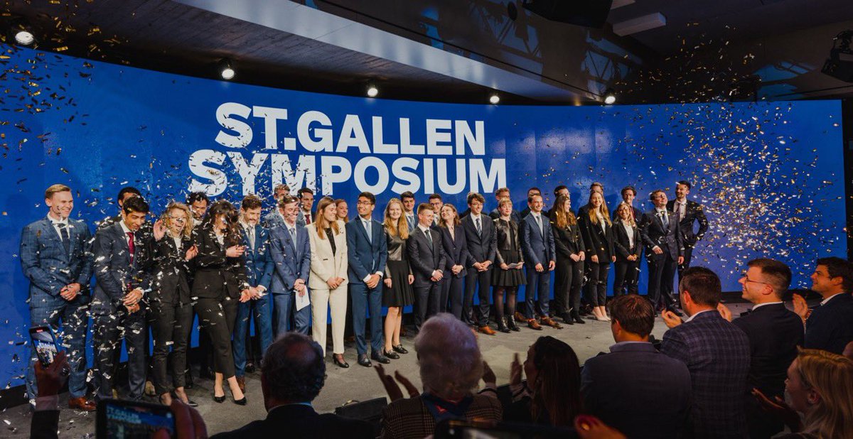 renata_zilli's tweet photo. El @SG__Symposium es organizado por un comité de 30 alumnos que dejan de estudiar por un año para enfocarse a esta tarea. Además en esta semana participan 450 estudiantes voluntarios. 

Sin duda, es el evento más fascinante en su tipo al que he asistido. 

Y gracias a ellos👇 https://t.co/xB3ebTvrJp