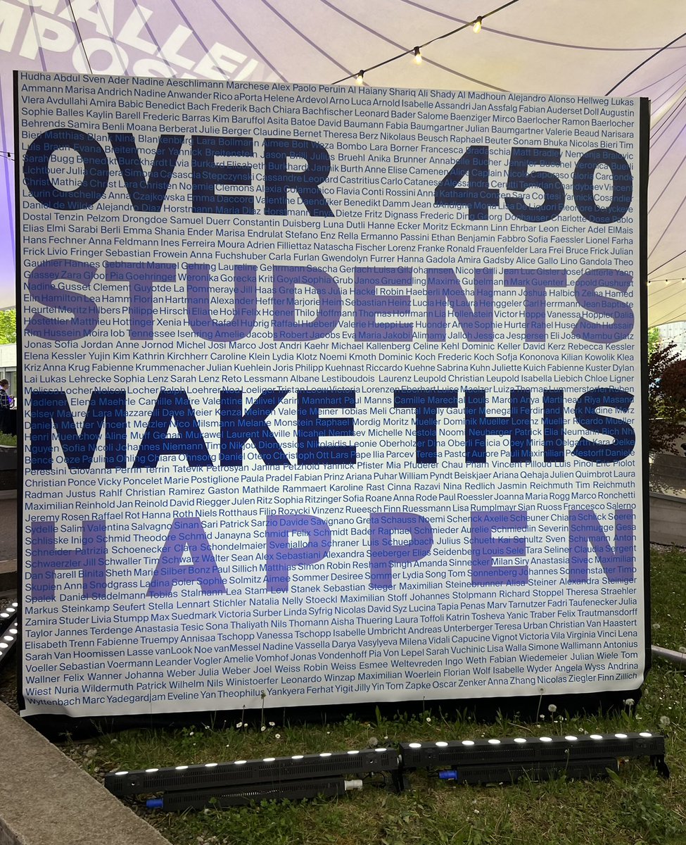 renata_zilli's tweet photo. El @SG__Symposium es organizado por un comité de 30 alumnos que dejan de estudiar por un año para enfocarse a esta tarea. Además en esta semana participan 450 estudiantes voluntarios. 

Sin duda, es el evento más fascinante en su tipo al que he asistido. 

Y gracias a ellos👇 https://t.co/xB3ebTvrJp