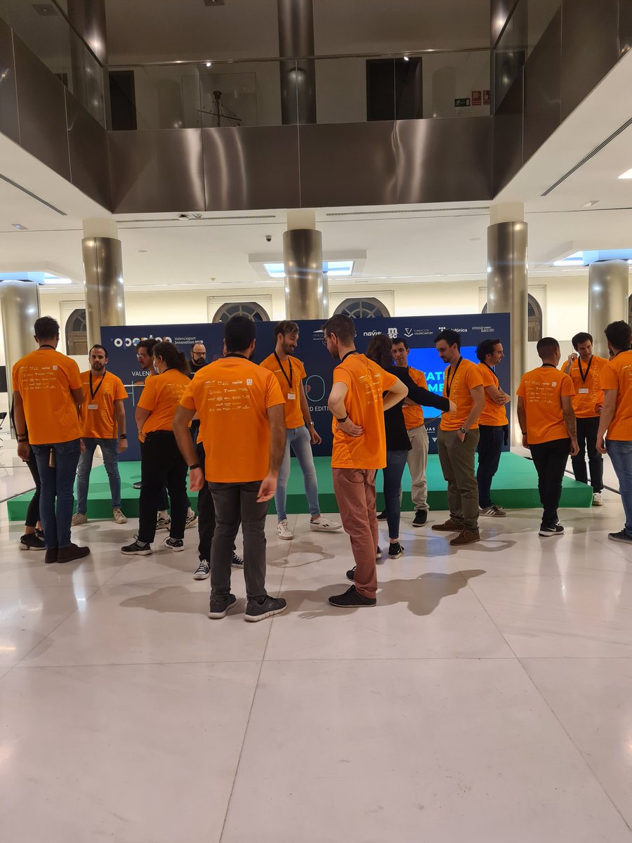 opentop_hub's tweet photo. ¿De donde surge la metodología #OutOfTheBox ?
Su origen viene del adelantamiento de los rusos a los americanos en la carrera espacial con la técnica de creatividad TRIZ.
#CreativityWorkshop #HackathonOpentop https://t.co/xAll9eBehK