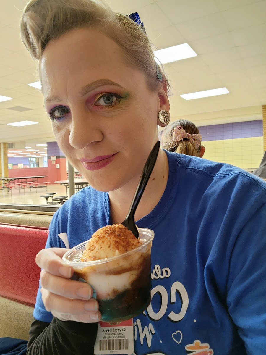 CrystalgBeers's tweet photo. Hambrick Cafe loves when Phrostbite Parrot Ice shows up! Ahhhh yeah!π§πΉπ§ #phrostbiteitalianicecream #hambrickgirls #hambrickcafe https://t.co/B7L6XfHdsJ