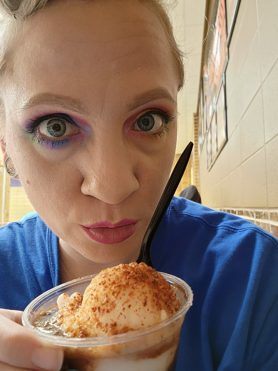 CrystalgBeers's tweet photo. Hambrick Cafe loves when Phrostbite Parrot Ice shows up! Ahhhh yeah!π§πΉπ§ #phrostbiteitalianicecream #hambrickgirls #hambrickcafe https://t.co/B7L6XfHdsJ