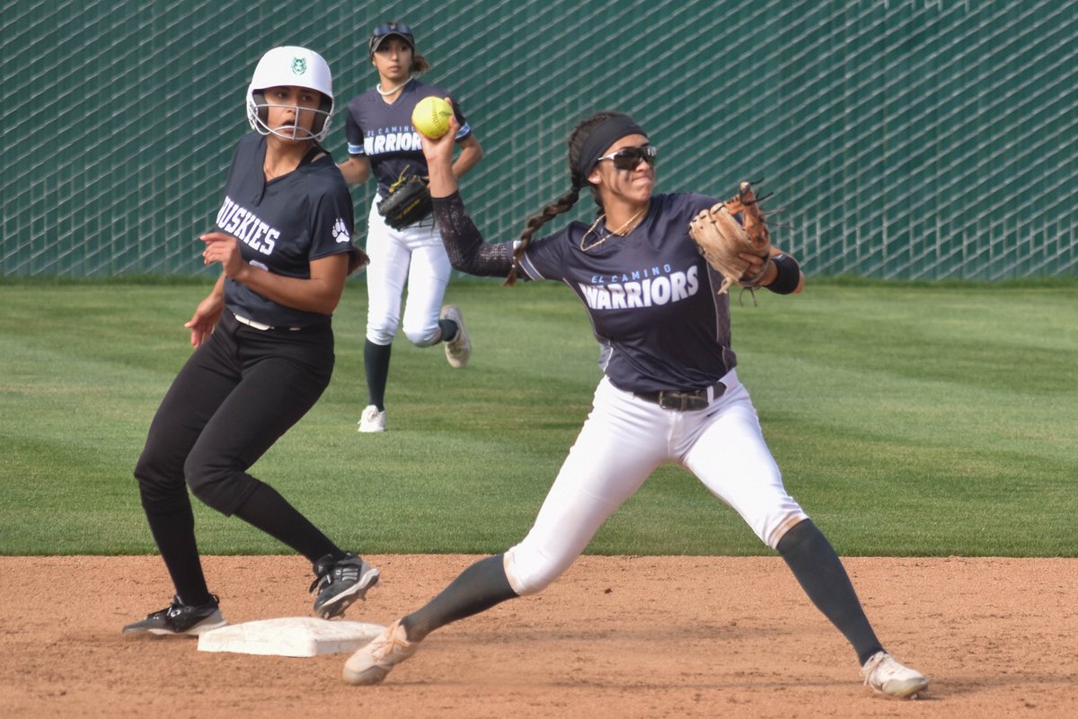 ECC Softball (@_eccsoftball) on Twitter photo It's game one of the playoffs in primetime! If you can't make it to Bakersfield, follow on the live stream!
🆚- <a href="/GoGadesGo/">Renegade Athletics</a>
🕖- 7 PM
📍- Bakersfield, Calif.
🏟️- Dean and Ada Gay Sports Complex
📊 - bit.ly/3KVciEe
📹 - ibm.co/3vQR46e It's game one of the playoffs in primetime! If you can't make it to Bakersfield, follow on the live stream!
🆚- <a href="/GoGadesGo/">Renegade Athletics</a>
🕖- 7 PM
📍- Bakersfield, Calif.
🏟️- Dean and Ada Gay Sports Complex
📊 - bit.ly/3KVciEe
📹 - ibm.co/3vQR46e