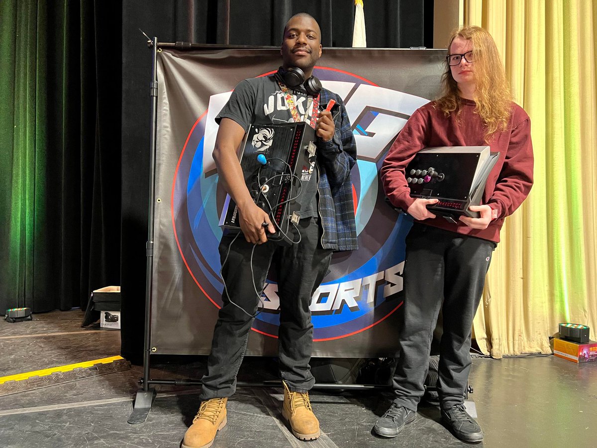 BlueShellESport's tweet image. Thank you for everyone who came out to our Guilty Gear Strive Tournament at Vintage Days 2022

here are the results

1st @ThotBusterNo1 

2nd Paint Enjoyer

3rd shootmcboot (Not Pictured)

smash.gg/tournament/vin…