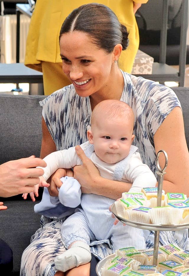 AshleyHyl_'s tweet photo. I hope Meghan and Harry let baby Archie eat as much cake as possible๐ฅบ๐ฅฐ
#HappyBirthdayArchie
#ArchieDay
#ArchieHarrisonBday
#ArchieAt3
#PrinceHarry
#MeghanMarkle
#HarryandMeghan https://t.co/r5ranum9qv