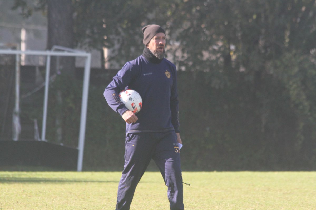 HOY 🇺🇦
¡19:30 hs todos al León!