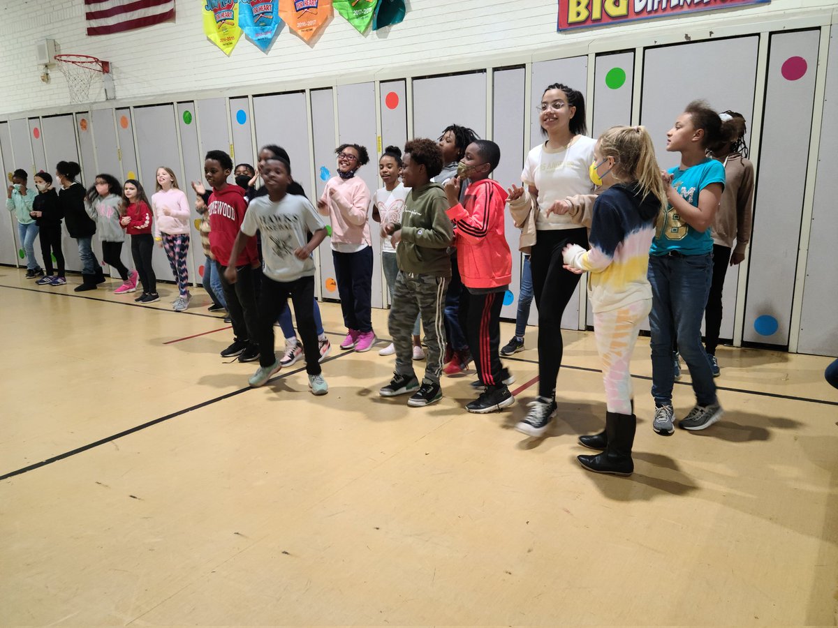 tmorris161's tweet photo. 4th grade celebrating our achievements and growth at the end of testing!! @western161 @sd161learns @AWagnersClass @KWallace2014 https://t.co/40ycxa8jYN