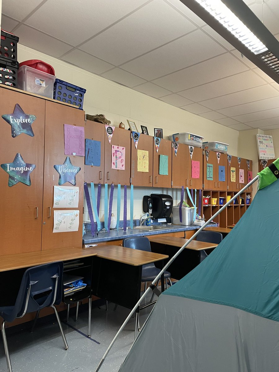 These 3rd graders sure had fun surprising me for my birthday today !!! #TrustyHuskies <a href="/AHLHuskies/">Alpha Hart Lewis, The AVID Elementary</a>