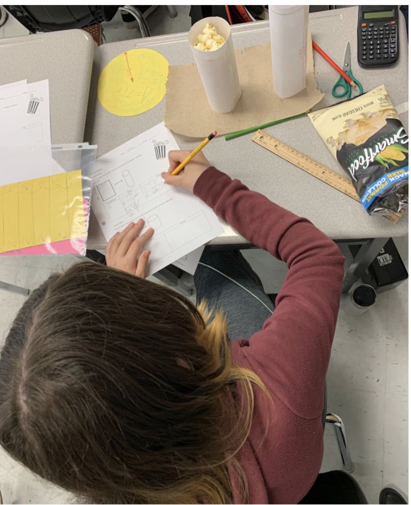 ModVanier_LDSB's tweet photo. Grade 7 Students are learning about Volume of Cylinders with popcorn 🍿 Yum!!! #multisensorymath #ldsb #handsonlearning https://t.co/1xnPk6zFDe