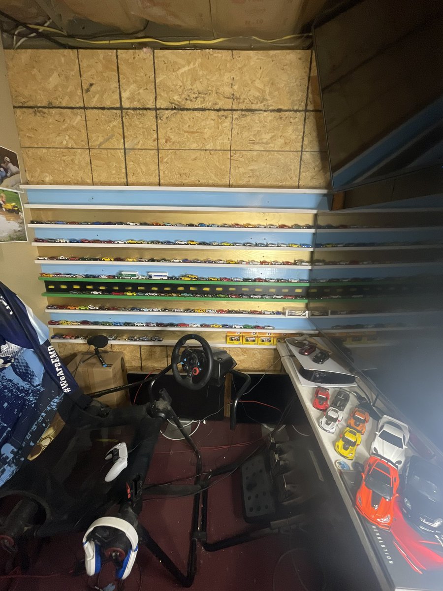 Timmmmy05's tweet photo. Went from this one to this currently in about a month and there’s still more to come! What went from collecting a few corvettes to a rabbit hole of everything else lol #hotwheels #diecast #SimRacingRoom #FullCommitRacing @EMREventPark https://t.co/97lSSdvHeE