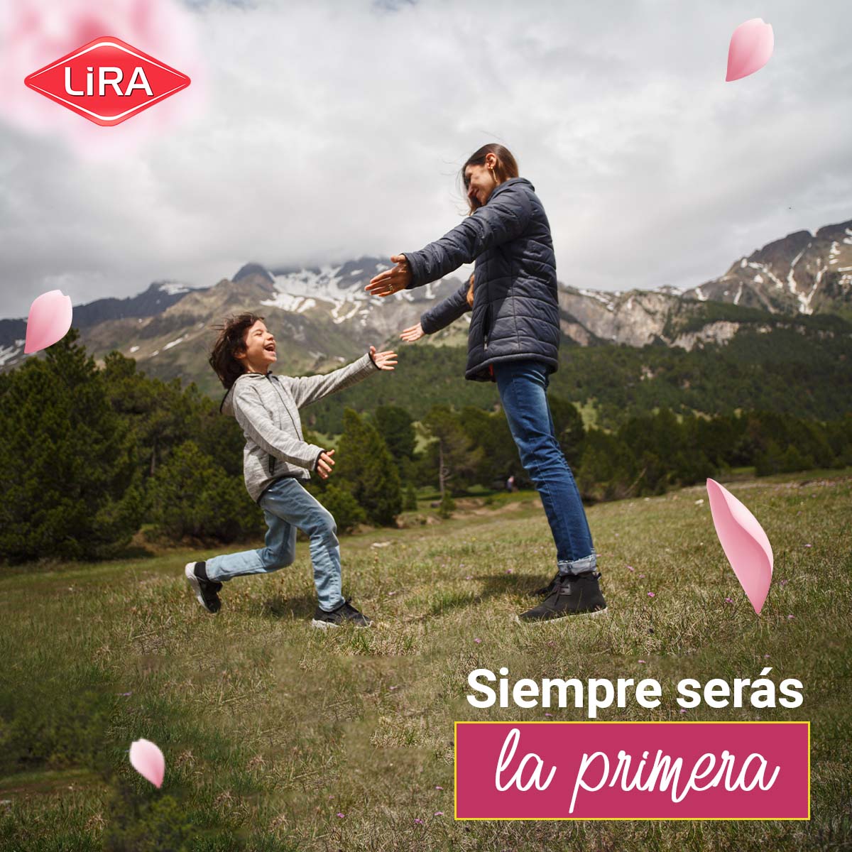 LabLira's tweet photo. Porque fuiste, eres y serás la primera persona a la que siempre buscaremos al llegar a casa. ¡Feliz día mamá! 

#madre #díadelamadre #ejemploaseguir #protectora #abrazosdemamá #mamá https://t.co/VMvGPkT5Ek