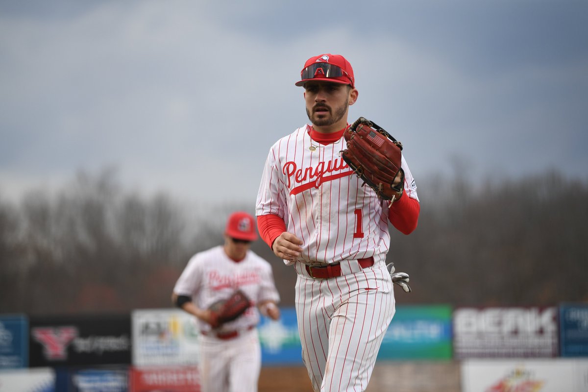 YSUBaseball's tweet photo. Senior outfielder 𝙇𝙪𝙘𝙖𝙨 𝙉𝙖𝙨𝙤𝙣𝙩𝙞 currently ranks tied for seventh in program history with 2⃣0⃣5⃣ career games played!

The Warren, Ohio, native is just the 10th player in school history to play in at least 200 games!

#GoGuins🐧⚾️ | #ChangeYourBest https://t.co/o4x76SNLm5