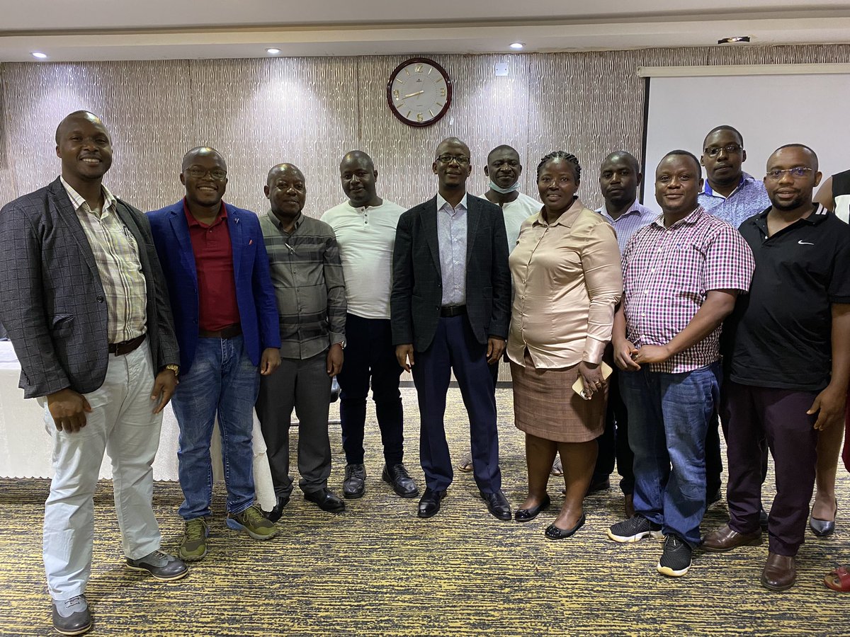 ABarirega's tweet photo. Held a very productive meeting with the Uganda Association of Environment Practitioners. We discussed several issues of mutual concern. @nemaug we commit to continue strengthening efficiency and effectiveness of development review to facilitate sustainable investments. https://t.co/hFl9lxu4Si