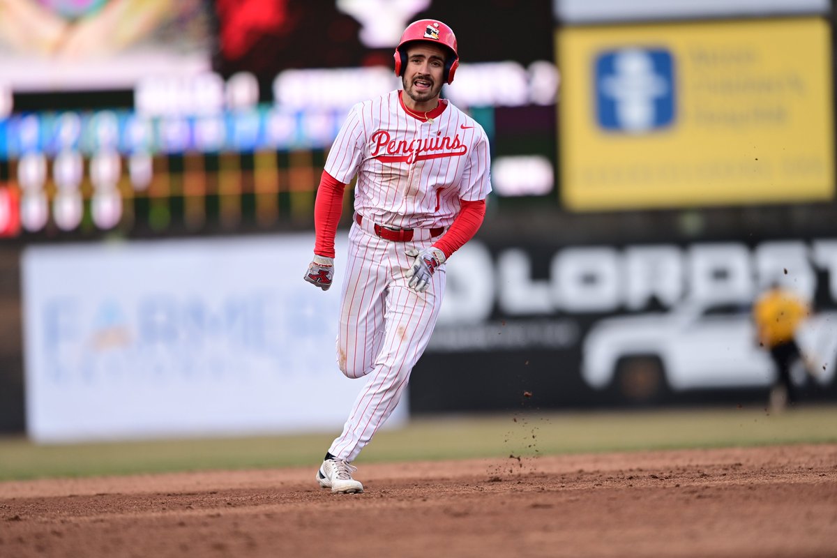 YSUBaseball's tweet photo. Senior outfielder 𝙇𝙪𝙘𝙖𝙨 𝙉𝙖𝙨𝙤𝙣𝙩𝙞 currently ranks tied for seventh in program history with 2⃣0⃣5⃣ career games played!

The Warren, Ohio, native is just the 10th player in school history to play in at least 200 games!

#GoGuins🐧⚾️ | #ChangeYourBest https://t.co/o4x76SNLm5