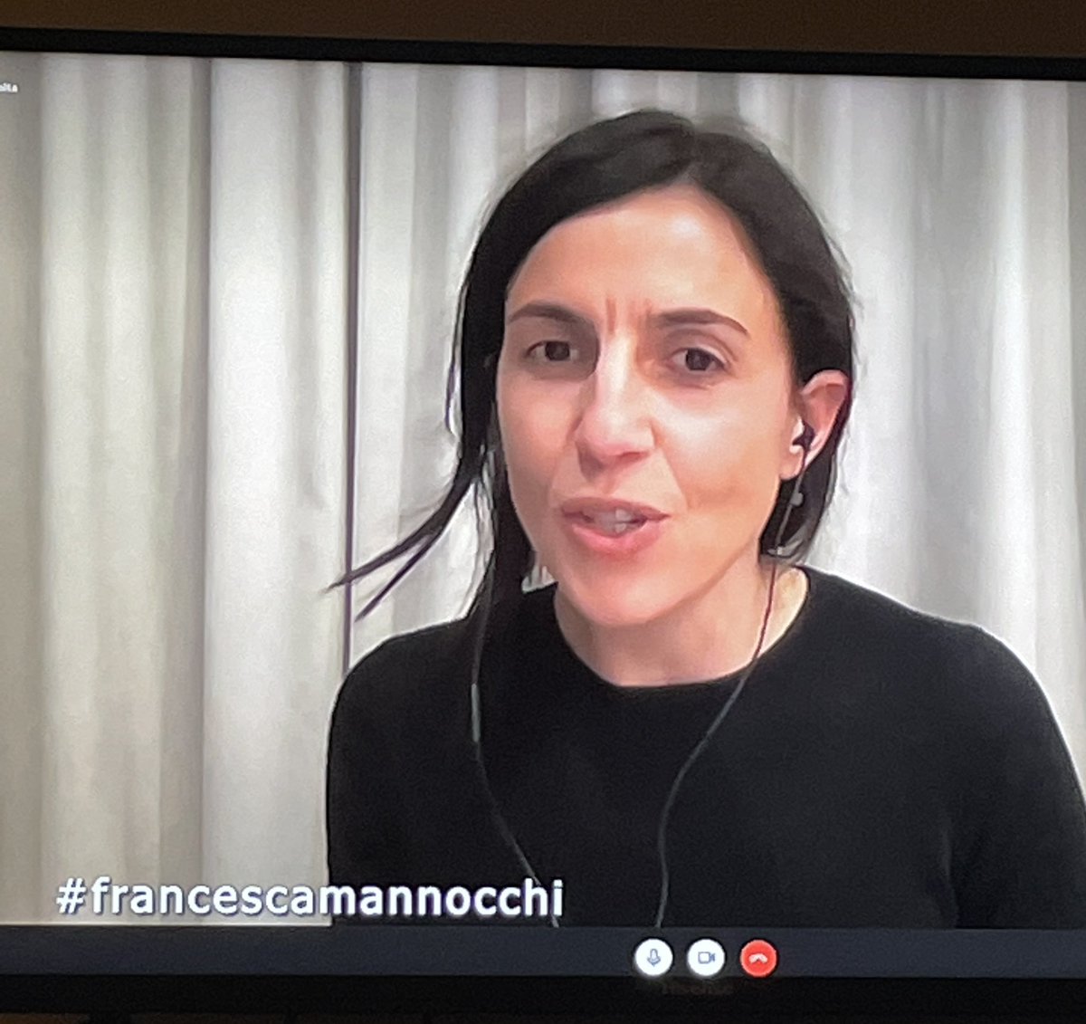 genietta82's tweet photo. Che grande lavoro,grazie!!
#commossa #francescamannocchi #propagandalive https://t.co/3LkCGrgnXn