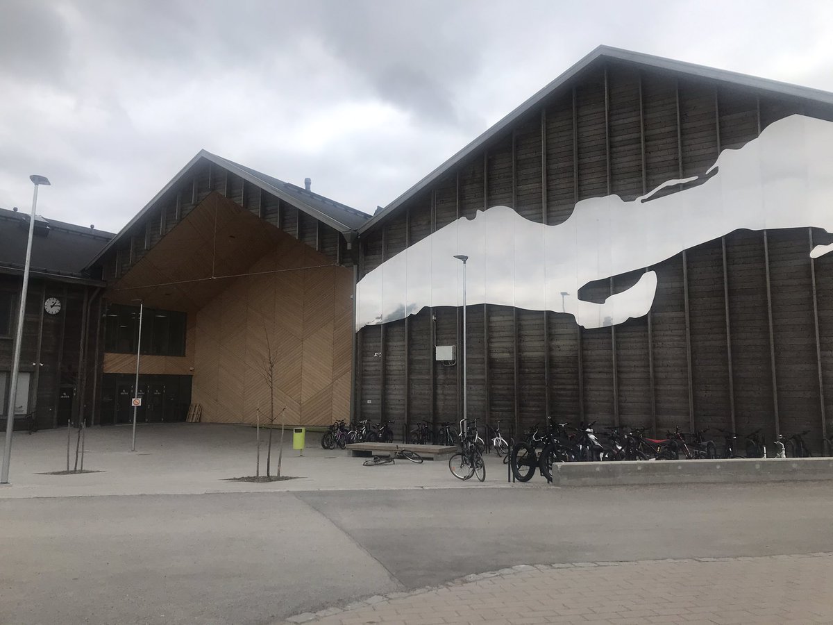 milla_levander's tweet photo. Besökte Imatra, Mansikkalan koulu och Villmanstrand, Lauritsalan koulu med #kuumatvt gänget. Intressant att besöka båda skolorna och jag lärde mig även nya saker om Imatra. Vi tog med oss en hel del tips, men även sånt man inte skall göra då man bygger nya skolor…. https://t.co/wVkb3e2fGc