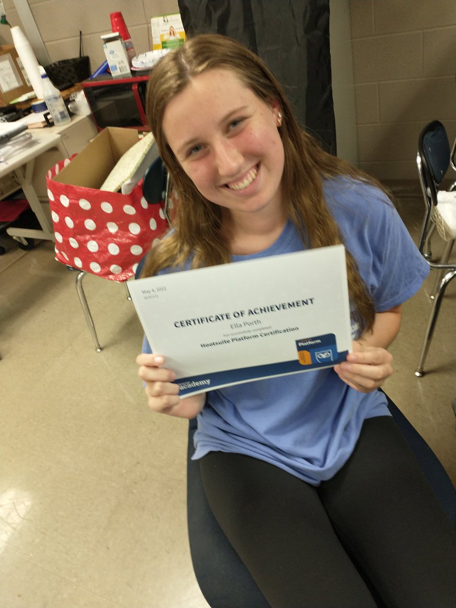 egulledge_tn's tweet photo. Digital Marketing here we come! @hootsuite certified!@SiegelHighStars @rucoschools @RuCoCTE https://t.co/Y9ioJlQofs