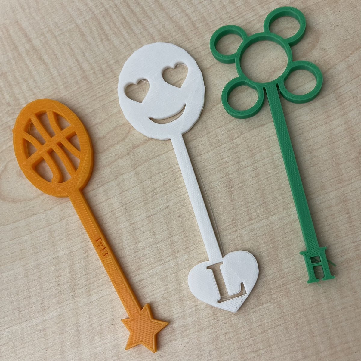 Ss in 5th grade designed and 3D printed bubble wands that had to make more than one bubble.  Today was testing day and it was a SUCCESS!  #WeAreCC #STEM #3Dprinting <a href="/CambriaElem/">Cambria Elementary</a> <a href="/JacksonEl_CCSD/">Jackson Elementary School</a>