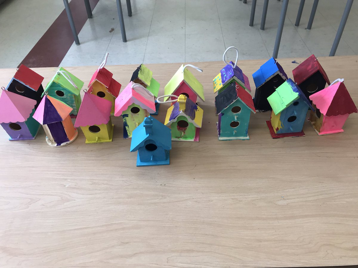 singerocsb's tweet photo. We enjoyed painting birdhouses today. So many colour choices :) We hope the birds will like them :) https://t.co/5fljepXhwV